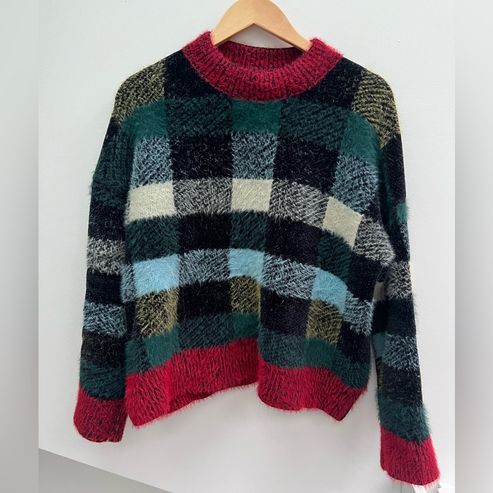 Multicolor cozy Design Lab size large plaid sweater with cropped fit